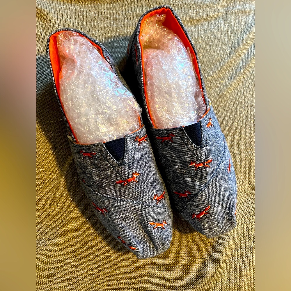 Toms shoes size 10- FOX 🦊 on denim